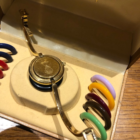 Vintage Gucci watch gold plated with 12 bezel excellent condition - Picture 3 of 7